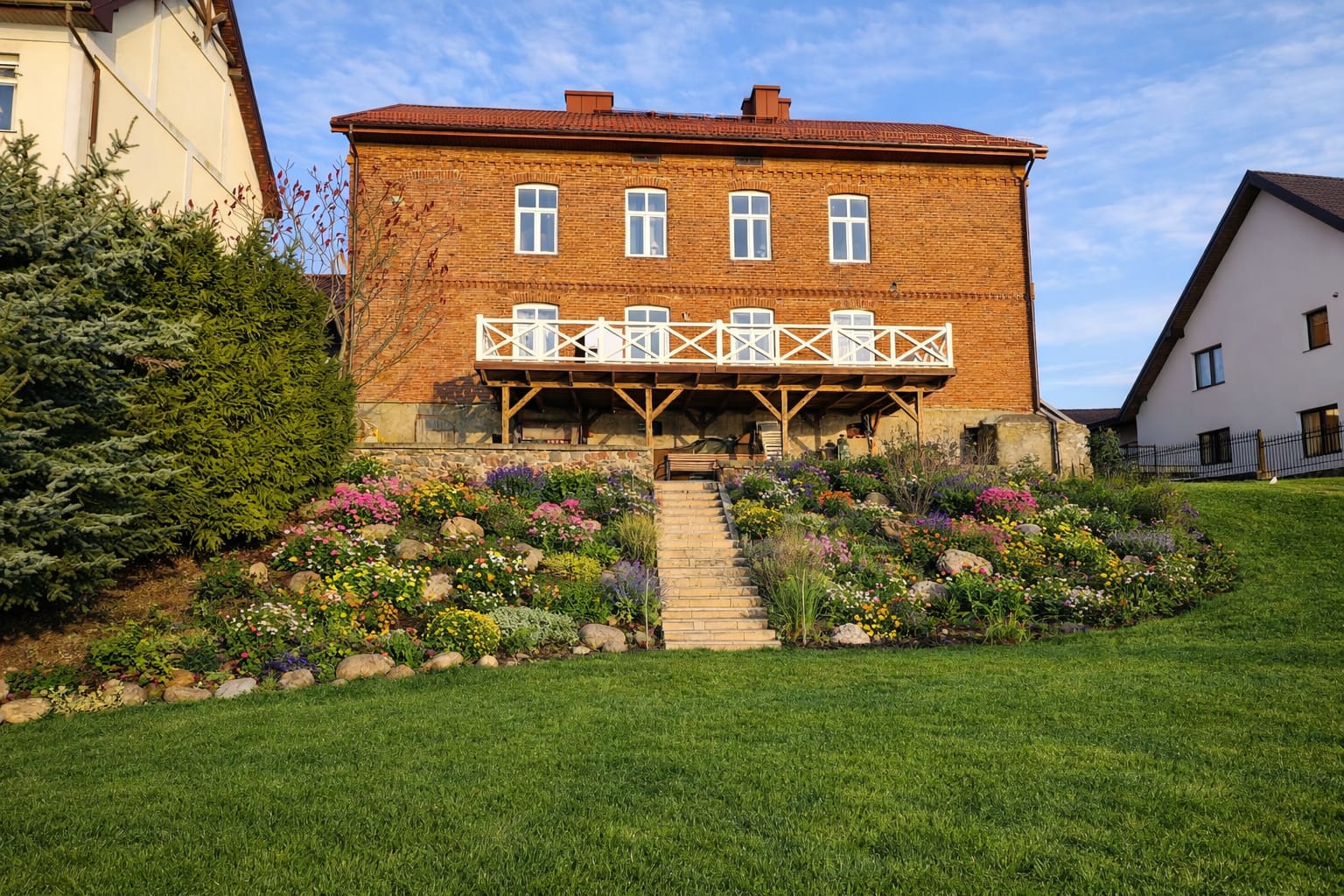 Sentane dziś – budynek