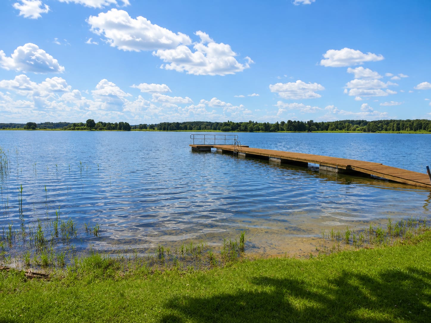 Pomost na plaży gminnej w&nbsp;Świętajnie