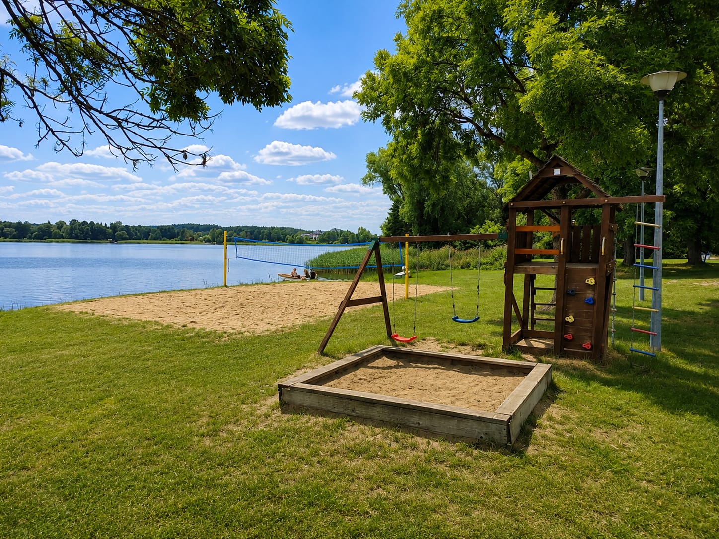 Boisko przy plaży gminnej w&nbsp;Świętajnie